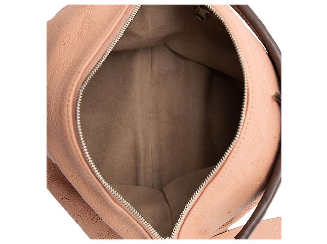 Borsa a tracolla Louis Vuitton Mahina Leather Selene PM Marrone - vista 7
