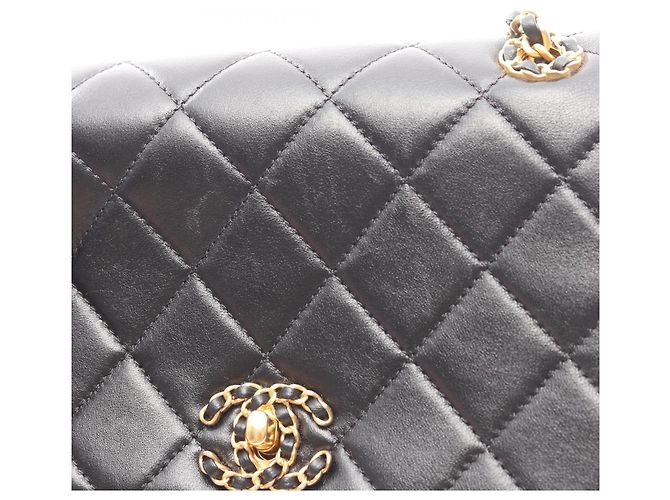 Borsa a tracolla Chanel 19 in agnello nero - vista 2