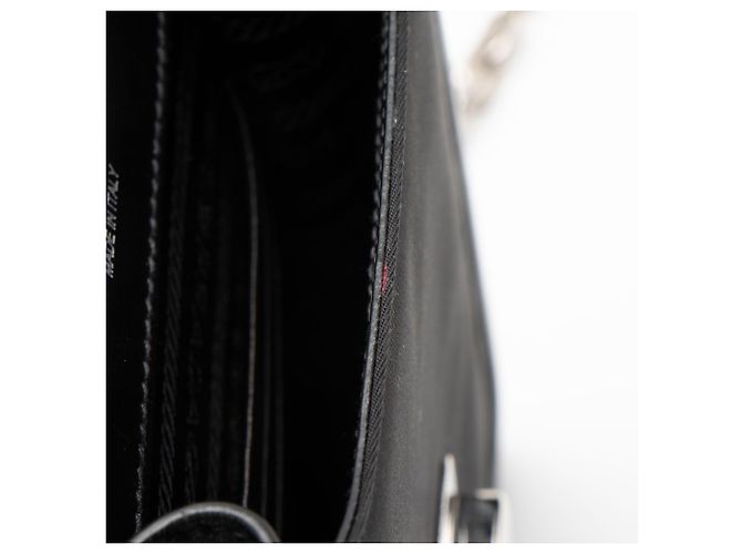 Borsa a tracolla con patta con chiusura e logo jacquard Prada Nero - vista 9