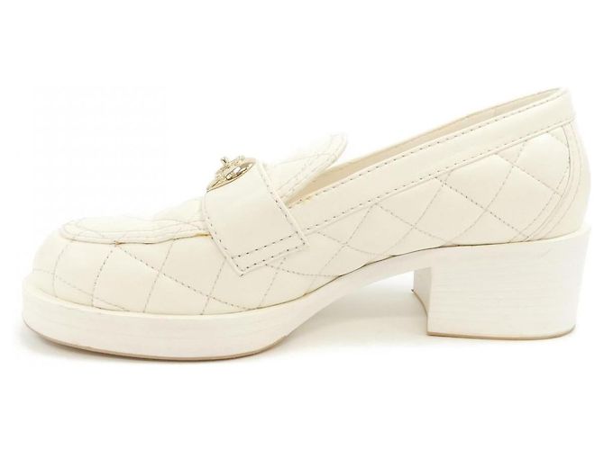 Timeless Chanel Leder Pumps Weiß - Ansicht 2