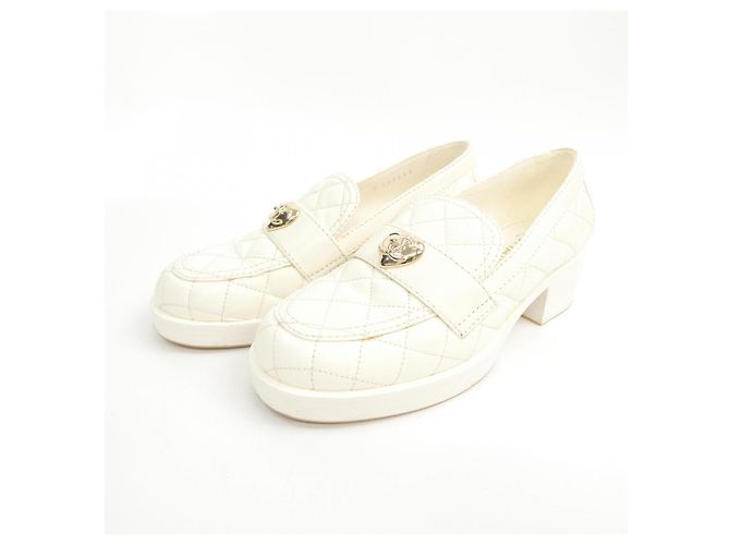Timeless Chanel Leder Pumps Weiß - Ansicht 3