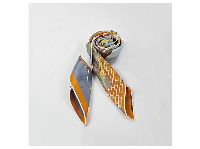 Hermès Il Nuovo Record Foulard in Seta Carre da Donna Marrone - vista 11