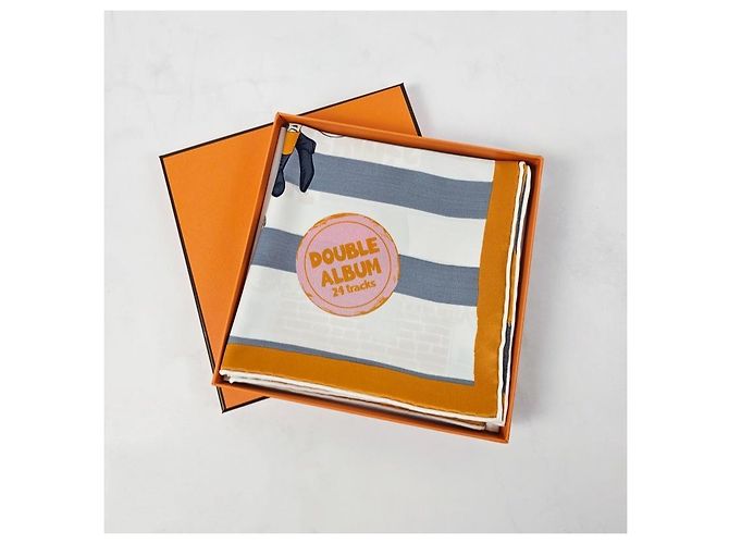 Hermès Il Nuovo Record Foulard in Seta Carre da Donna Marrone - vista 15