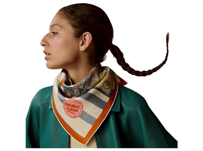 Hermès Il Nuovo Record Foulard in Seta Carre da Donna Marrone - vista 2