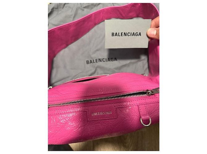 Bolso bandolera Balenciaga Superbusy Small Leather Rose Vif en Cuero - vista 11
