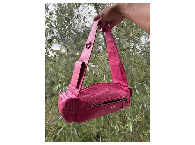 Bolso bandolera Balenciaga Superbusy Small Leather Rose Vif en Cuero - vista 6