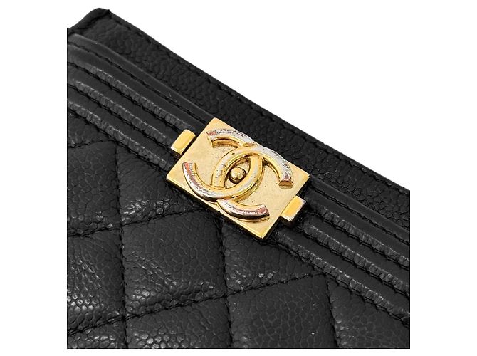 Chanel Tarjetero Boy Classic Caviar Oro Negro - vista 4