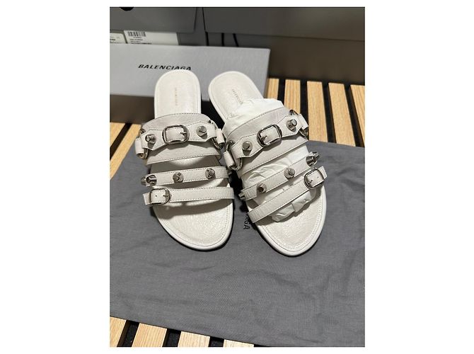 Balenciaga Sandali Piatti in Pelle Bianca Bianco - vista 2