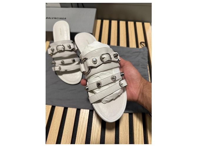 Balenciaga Sandali Piatti in Pelle Bianca Bianco - vista 3