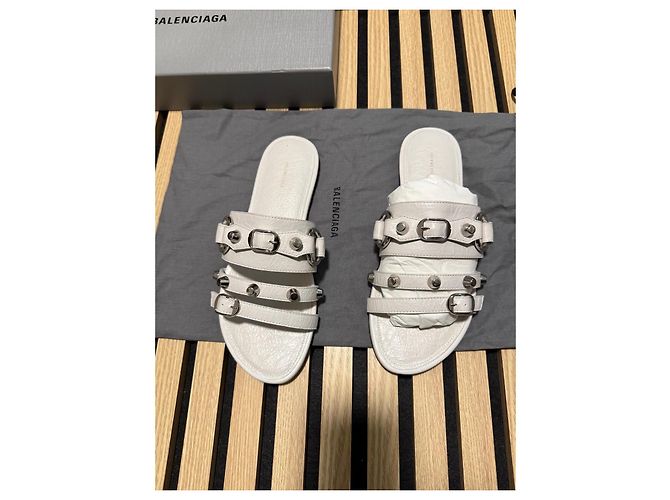 Balenciaga Sandali Piatti in Pelle Bianca Bianco - vista 4