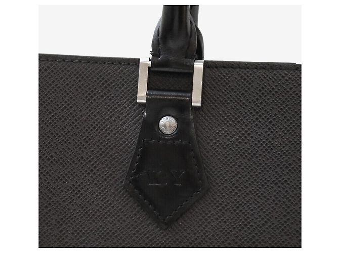 Louis Vuitton Borsa Tote Taiga Sac Plat GM Saxophone Nero - vista 6