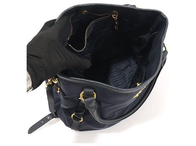 Prada Nylon Tessuto blu navy e pelle di vitello morbida con scritte - vista 5