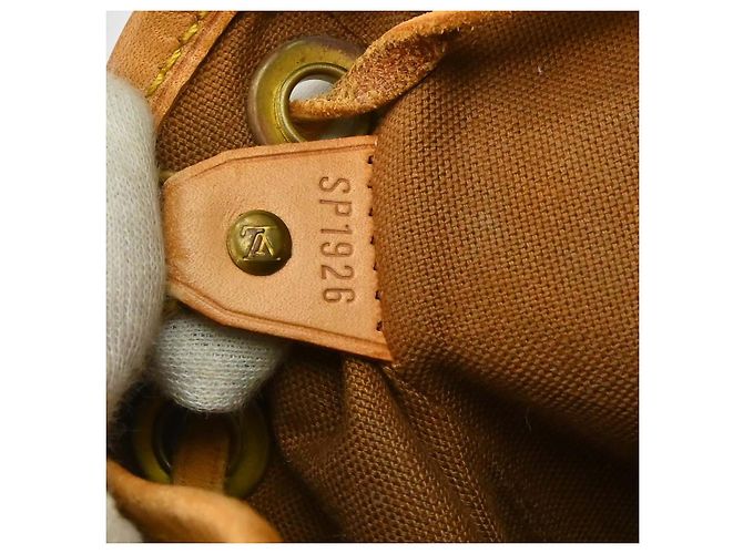 Louis Vuitton Vintage Montsouris Monogram Canvas PM - vue 4