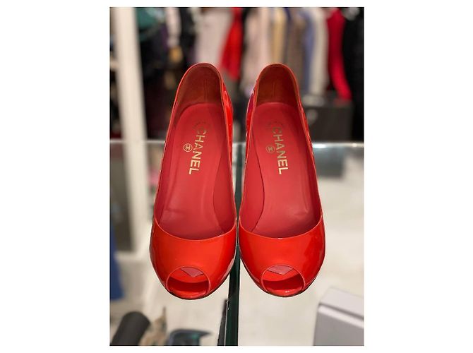 Chanel Peep-Toe Pumps Lackleder Rot Größe 39 - Ansicht 2