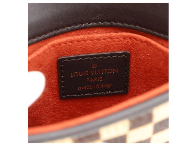 Bolso de hombro Louis Vuitton Gazelle en Damier Sauvage Castaño - vista 15