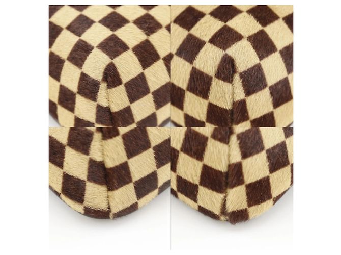 Bolso de hombro Louis Vuitton Gazelle en Damier Sauvage Castaño - vista 4