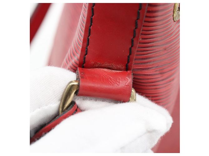 Louis Vuitton Petit Noe Epi Leather Medium Rosso - vista 5
