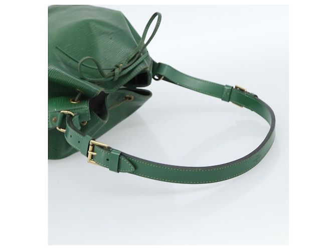Louis Vuitton Petit Noe Epi Leather Medium Verde - vista 7