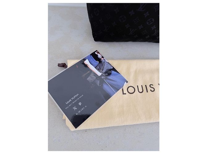 Louis Vuitton Desire Lockit Vertical MM Monogram Nylon Black – Pezzo da Sfilata Nero - vista 13