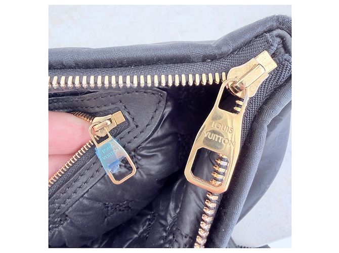 Louis Vuitton Desire Lockit Vertical MM Monogram Nylon Black – Pezzo da Sfilata Nero - vista 17