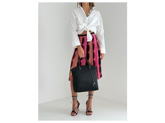 Louis Vuitton Desire Lockit Vertical MM Monogram Nylon Black – Pezzo da Sfilata Nero - vista 2
