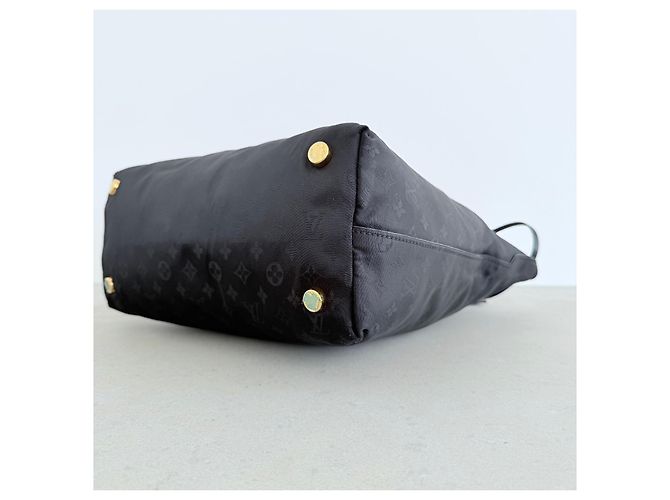 Louis Vuitton Desire Lockit Vertical MM Monogram Nylon Black – Pezzo da Sfilata Nero - vista 6