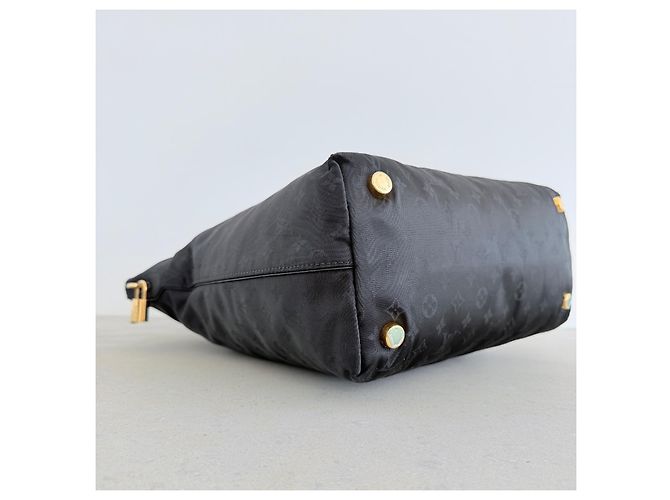 Louis Vuitton Desire Lockit Vertical MM Monogram Nylon Black – Pezzo da Sfilata Nero - vista 8
