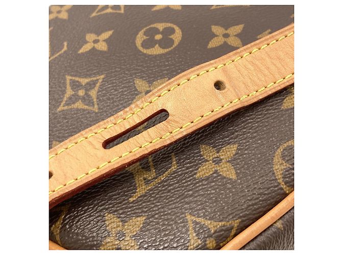 Louis Vuitton Boite Chapeau Souple PM Borsa a Spalla Monogramma - vista 13