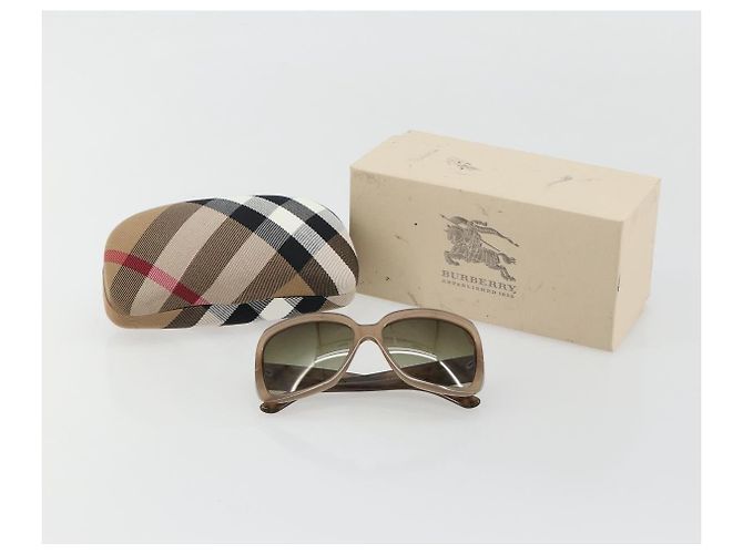 Óculos de sol BURBERRY Nova Check em plástico Marrom Auth BA13436M - vista 16