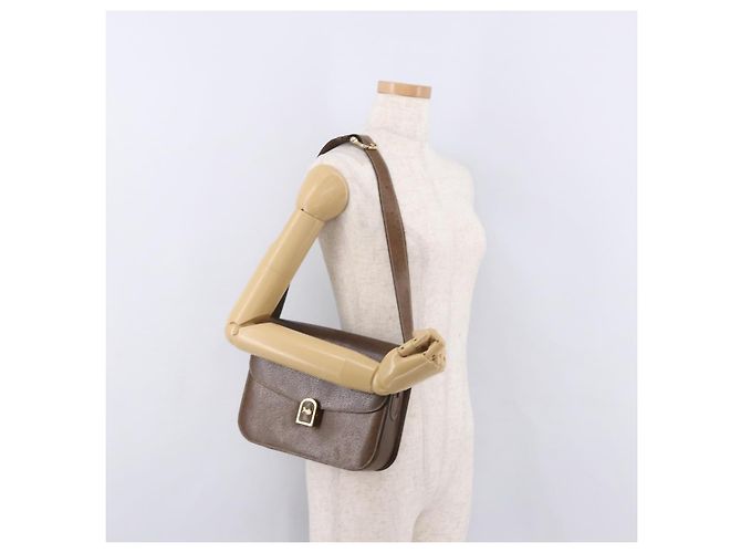 Céline Borsa a tracolla CELINE Horse Carriage in pelle marrone e oro Auth ep14860 D'oro - vista 26