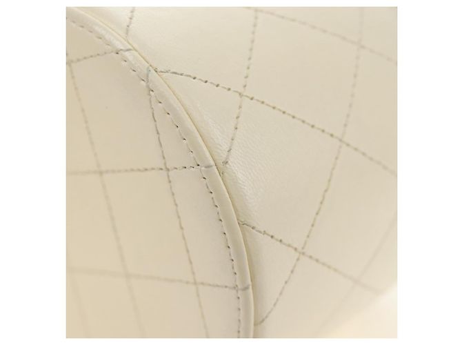 CHANEL Matelasse Chain Shoulder Bag Leather White Gold CC Auth bs35547SAM Bianco D'oro - vista 12