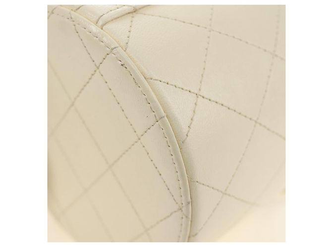 CHANEL Matelasse Chain Shoulder Bag Leather White Gold CC Auth bs35547SAM Bianco D'oro - vista 14