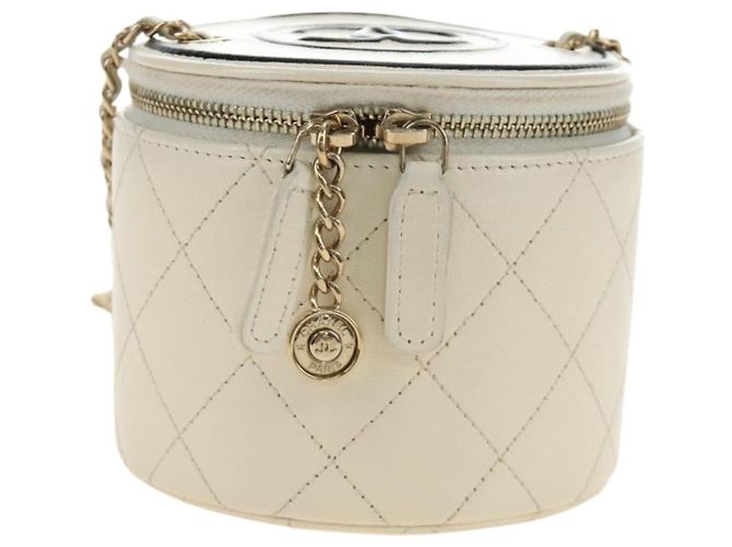 CHANEL Matelasse Chain Shoulder Bag Leather White Gold CC Auth bs35547SAM Bianco D'oro - vista 2