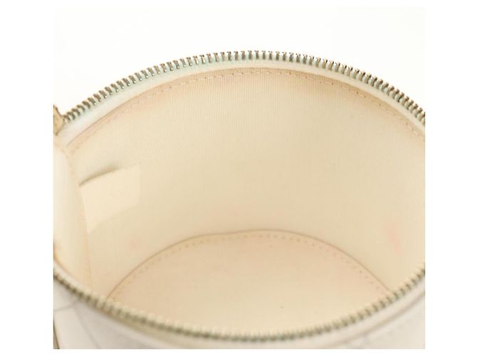 CHANEL Matelasse Chain Shoulder Bag Leather White Gold CC Auth bs35547SAM Bianco D'oro - vista 21