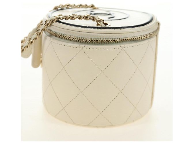 CHANEL Matelasse Chain Shoulder Bag Leather White Gold CC Auth bs35547SAM Bianco D'oro - vista 4