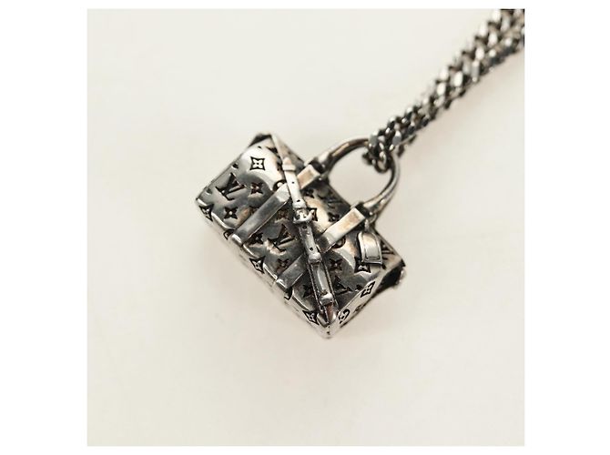 LOUIS VUITTON Collana Keepall LV Keepall Collana metallica M00914 LV Auth 184266M Argento - vista 3