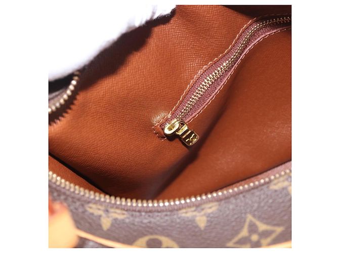 LOUIS VUITTON Monogram Boulogne 30 Shoulder Bag M51265 LV Auth 184202V Monogramma - vista 20