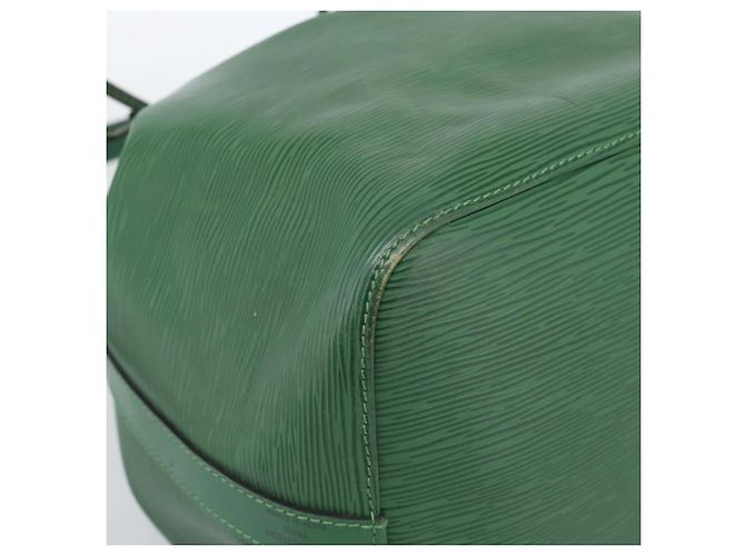 Borsa a tracolla LOUIS VUITTON Epi Petit Noe Verde M44104 LV Auth ka4681 - vista 11