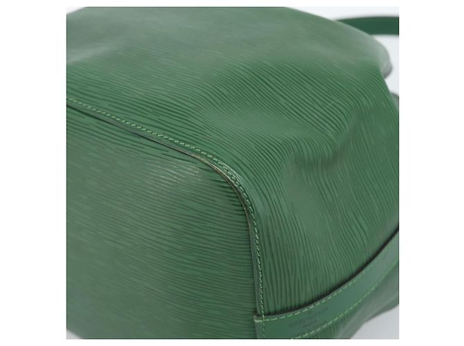 Borsa a tracolla LOUIS VUITTON Epi Petit Noe Verde M44104 LV Auth ka4681 - vista 12