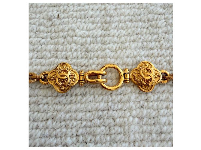 Collana Chanel 1996 CC Flower Pendant D'oro - vista 8