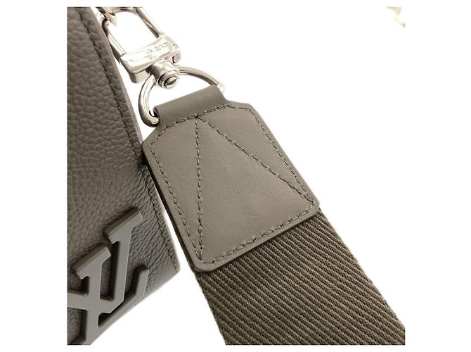 Borsa a tracolla Louis Vuitton M21437 City Keepall Aerogram Cachi - vista 10