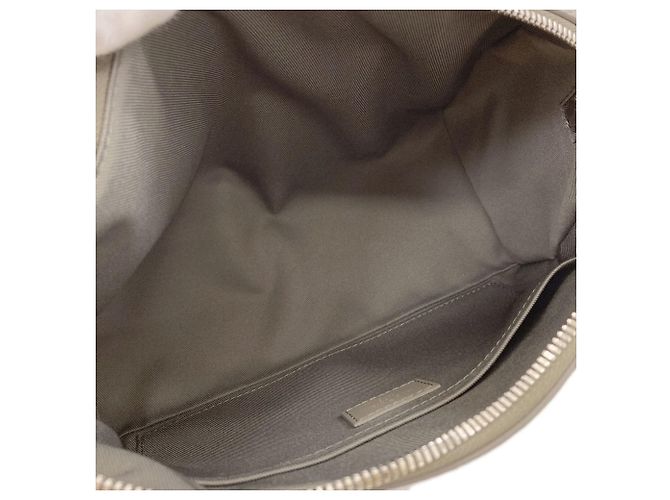 Borsa a tracolla Louis Vuitton M21437 City Keepall Aerogram Cachi - vista 5
