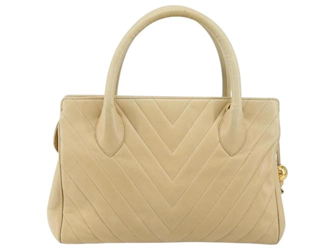 Chanel V Stitch Leather Beige - vista 2