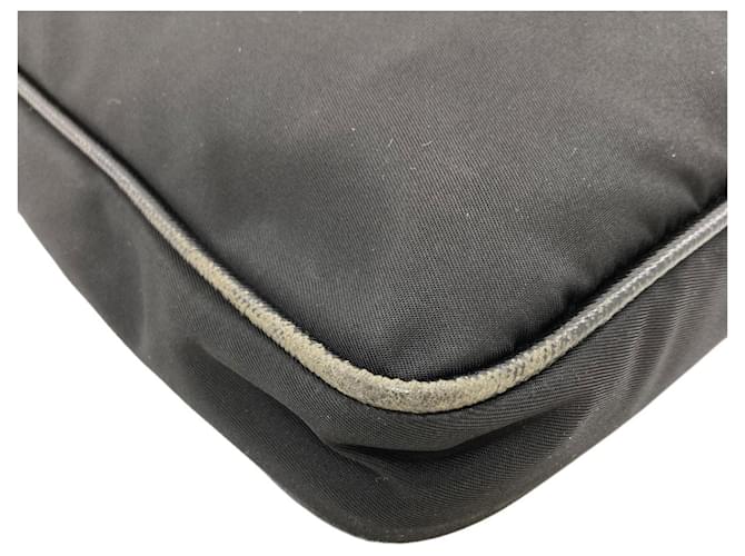 Borsa a tracolla in nylon nero Prada - vista 18