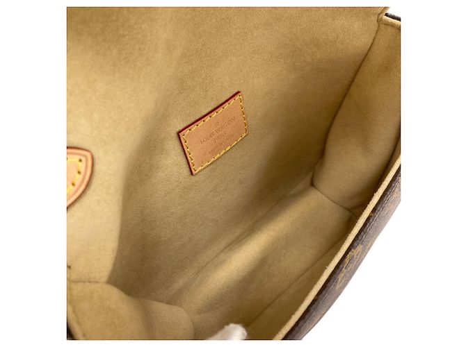 Borsa Tote Louis Vuitton M46740 Saumur BB Monogramma - vista 5