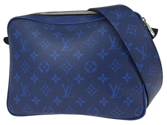 Bumbag Borsa a tracolla Louis Vuitton Outdoor Monogram Taigarama Blu - vista 2