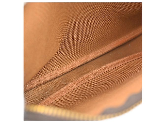Louis Vuitton Pochette Accessoires NM Monogram Canvas medium Marrom - vista 3