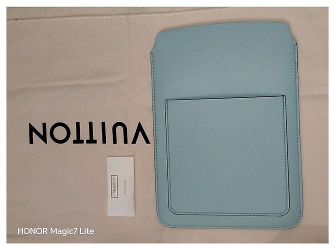 Louis Vuitton Pochette in pelle Articles de Voyage Beige - vista 4