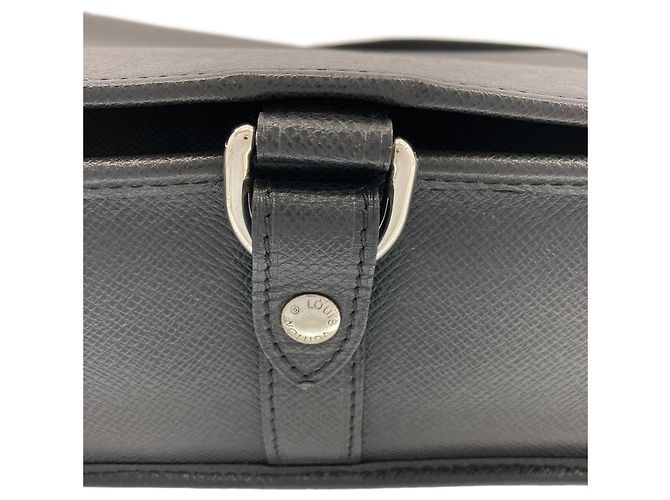 Borsa a tracolla Louis Vuitton M32482 Andrei Grigio - vista 11