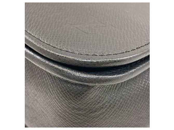Borsa a tracolla Louis Vuitton M32482 Andrei Grigio - vista 18